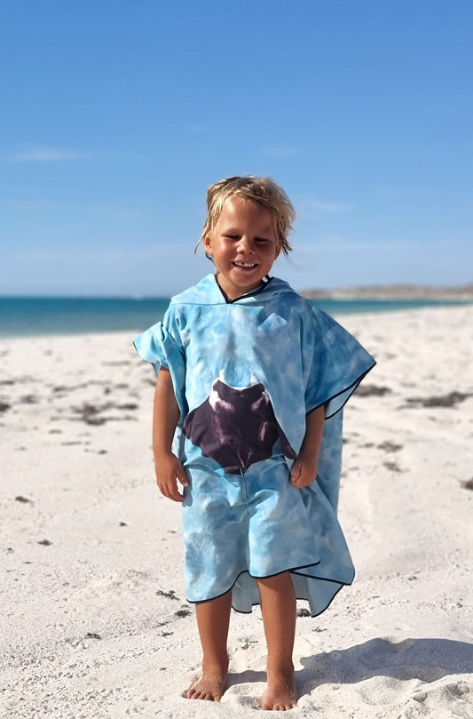 Mini Manta HoodedQuick Dry Kids Hooded TowelFor the beach, travelling, camping, swimming lessons and more!Sustainably made using post-consumer plastic bottles in the form of recycled Polyester (rPET)$57.99Will and Wind